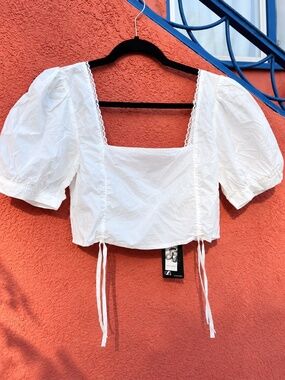 Serpenti White Square Neck Puff Sleeve Ruched Crop Top